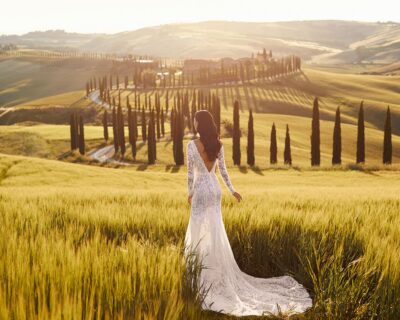 La nuova campagna Sposa Atelier Emé: un romantico viaggio fra i dolci paesaggi della Toscana